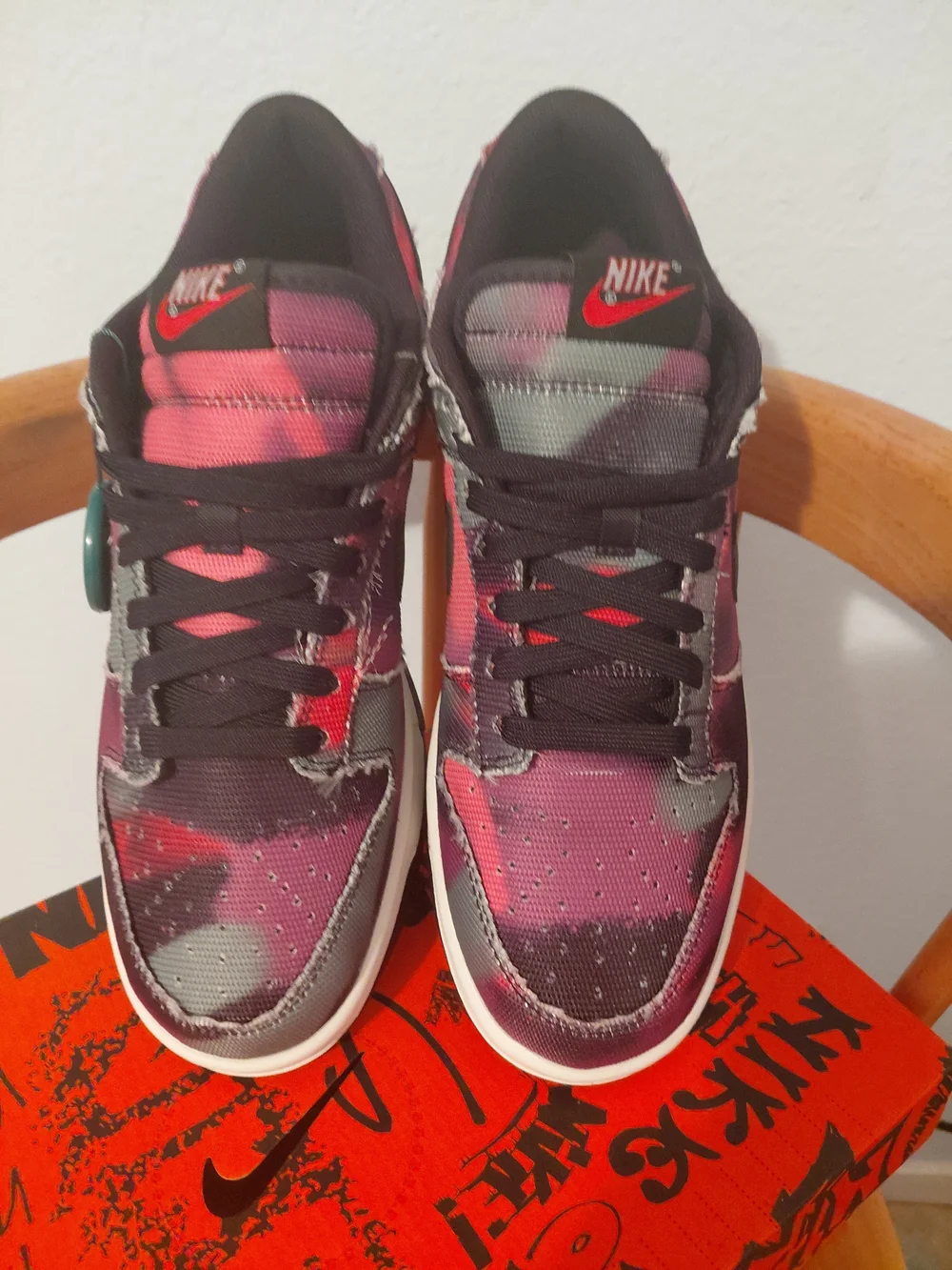 Brand New Nike Dunk Graffiti Multicolor Pink & Gray Graphic Sneakers